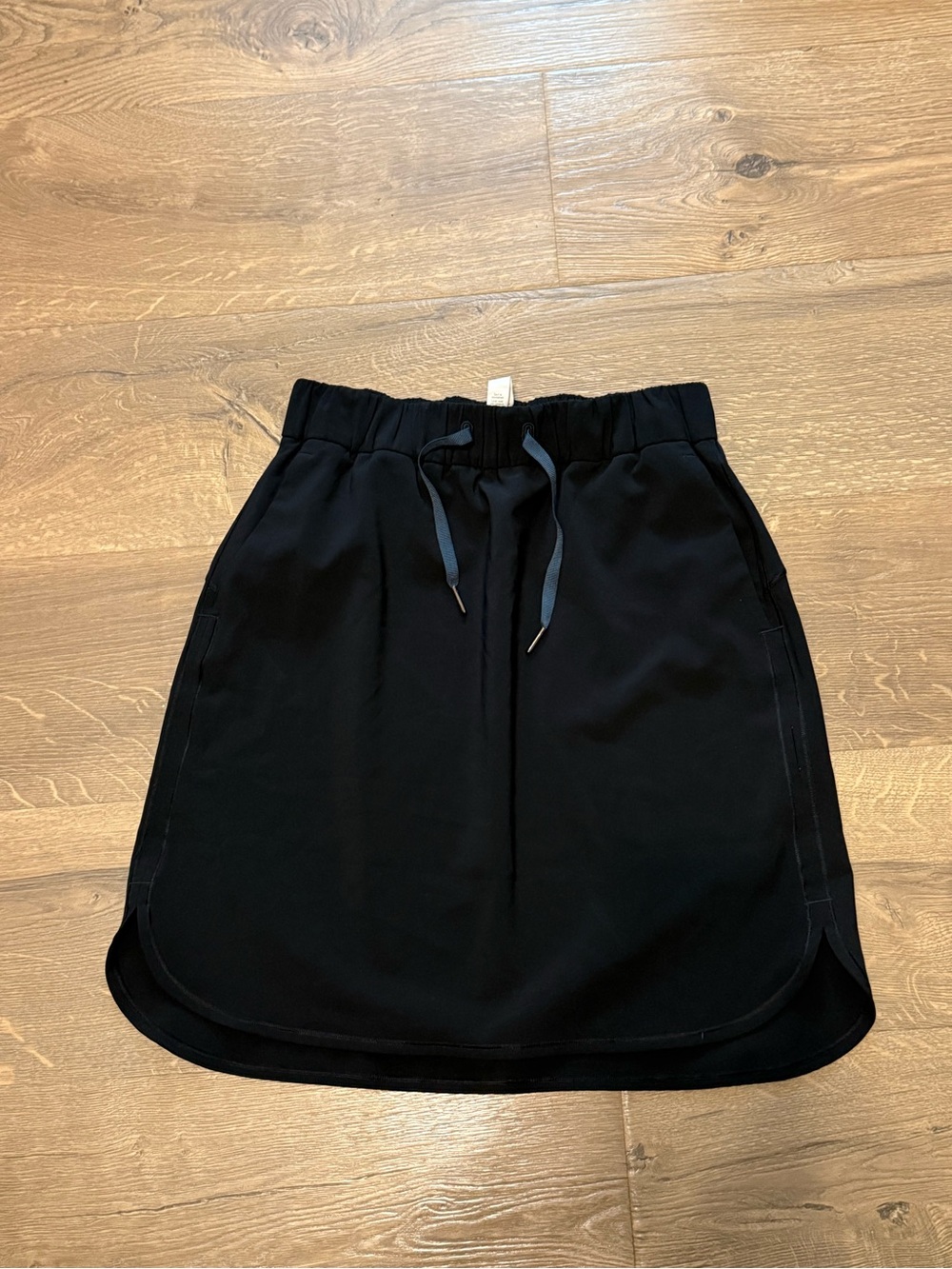 lululemon athletica Black On The Fly Skirt size 6